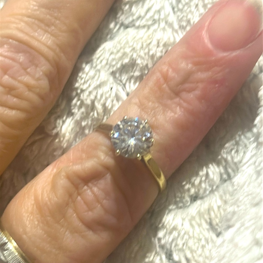 Diamond Moissanite 1.5 ct in 10kt yg